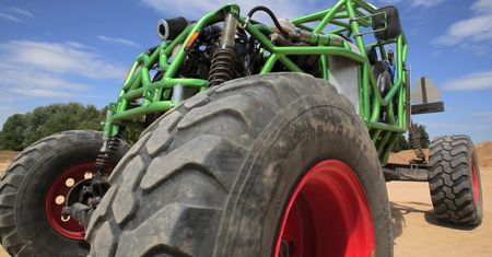 Kulisy "Pomysłu na Biznes". Wzięliśmy Monster Trucka na przejażdżkę i rozjechaliśmy kilka rzeczy