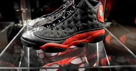 Legendarne buty Nike sprzedane na aukcji za 2,2 mln dol. To rekord