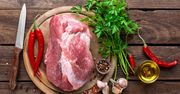 Surowa łopatka cielęca (mięso i tłuszcz)