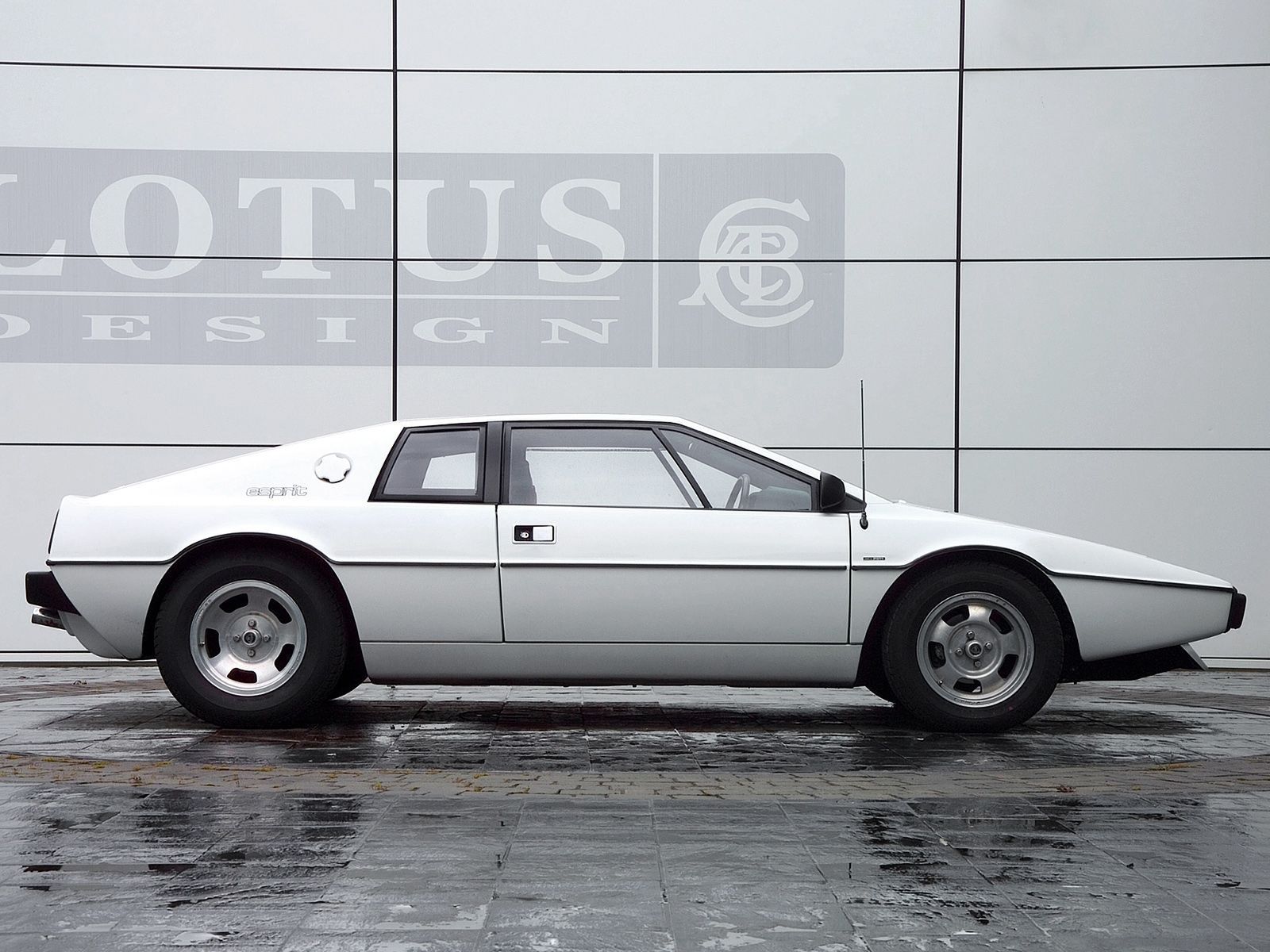 Lotus Esprit 22