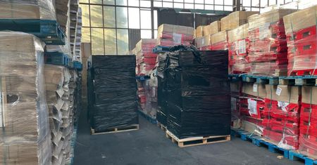 Ponad 21,5 mln szt. papierosów bez akcyzy. KAS i CBŚP rozbiły grupę przestępczą
