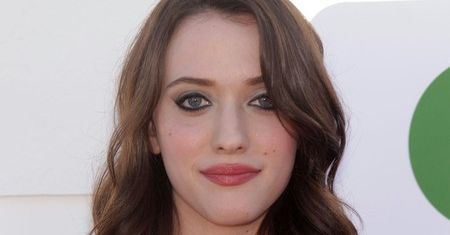 "Dwie spłukane dziewczyny": Kat Dennings zaskoczyła fanów odważną kreacją