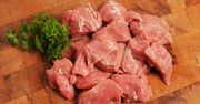 Surowa cielęcina krojona w kostkę (samo mięso z udźca i łopatki)