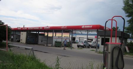 Dokonali kradzieży pieniędzy na myjni samochodowej. Sprawcy zatrzymani przez Policję