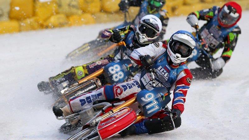 Igor Kononow w zawodach ice speedwaya