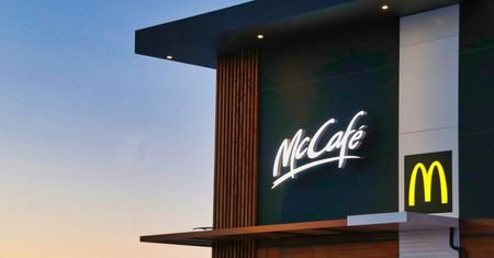 Woda zamiast napojów w McDonalds! Sieć wycofuje się z...
