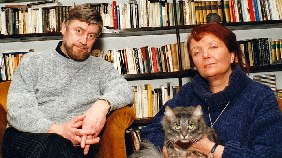 Cywińska była internowana. Michałowski był wtedy jej mężem
