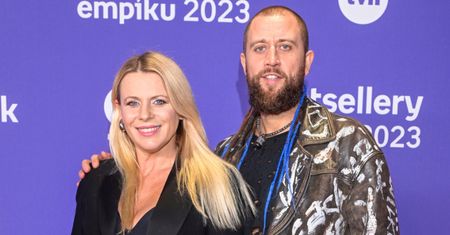 Maria Sadowska związała się z MŁODSZYM o 10 lat muzykiem. Mało kto wie, że gdy się poznali, piosenkarka była w związku z innym