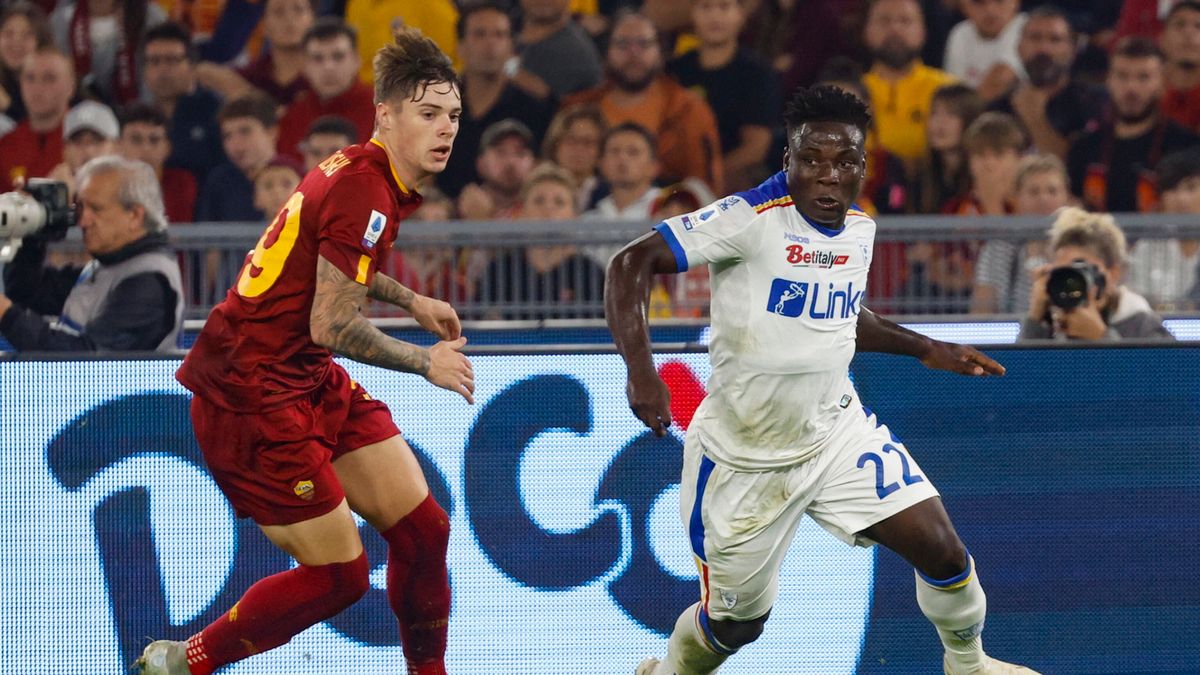 PAP/EPA / FABIO FRUSTACI / Na zdjęciu: Nicola Zalewski (po lewej)