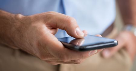 Używasz nieaktualnych aplikacji? Twoje pieniądze mogą być zagrożone