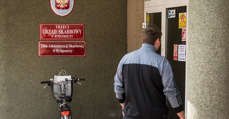 Podatki. Chcą wyjechać z Polski na stałe. Boją się, że będą płacić dużo więcej. Niepotrzebnie
