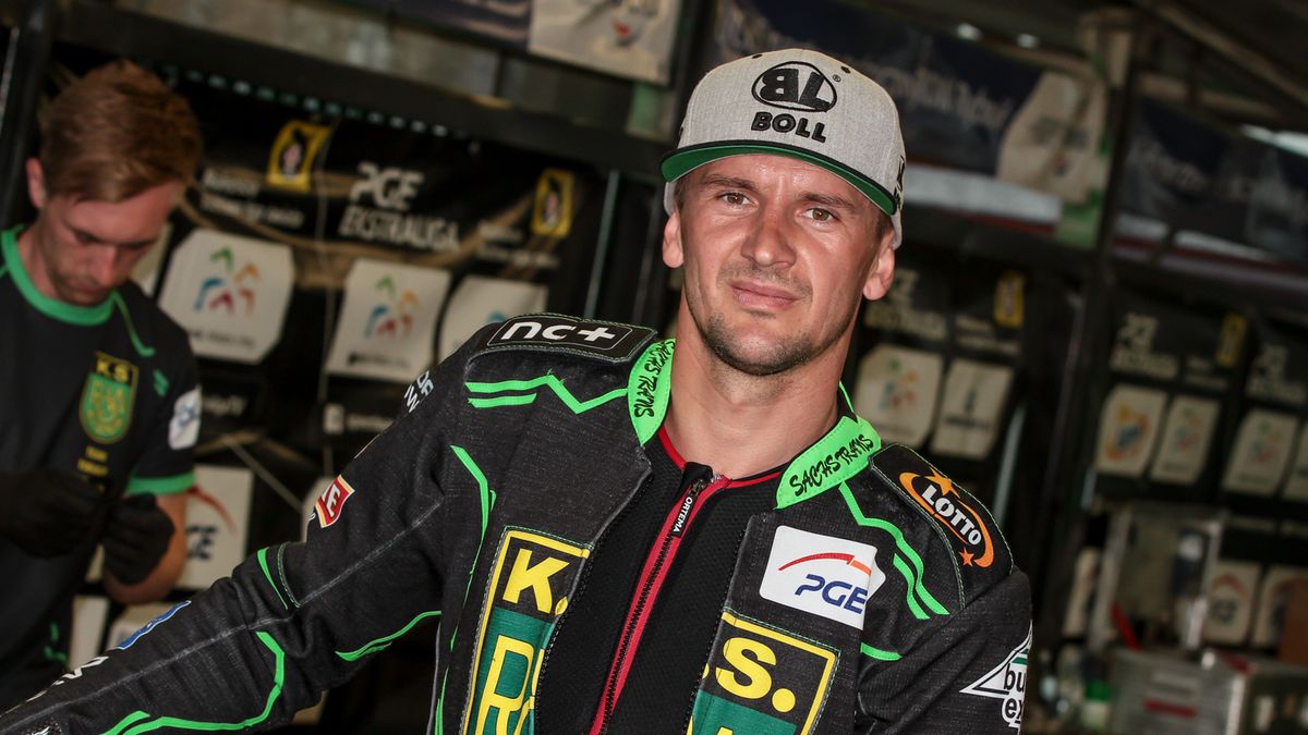 WP SportoweFakty / Arkadiusz Siwek / Na zdjęciu: Grigorij Łaguta w parku maszyn