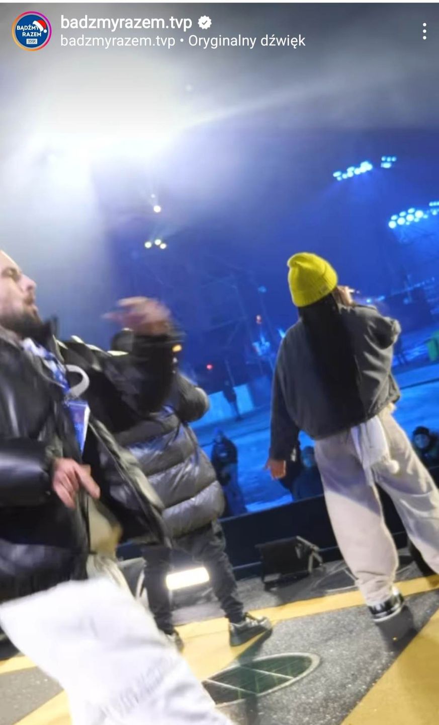 Sylwester 2022 TVP. Sara James i Black Eyed Peas na scenie