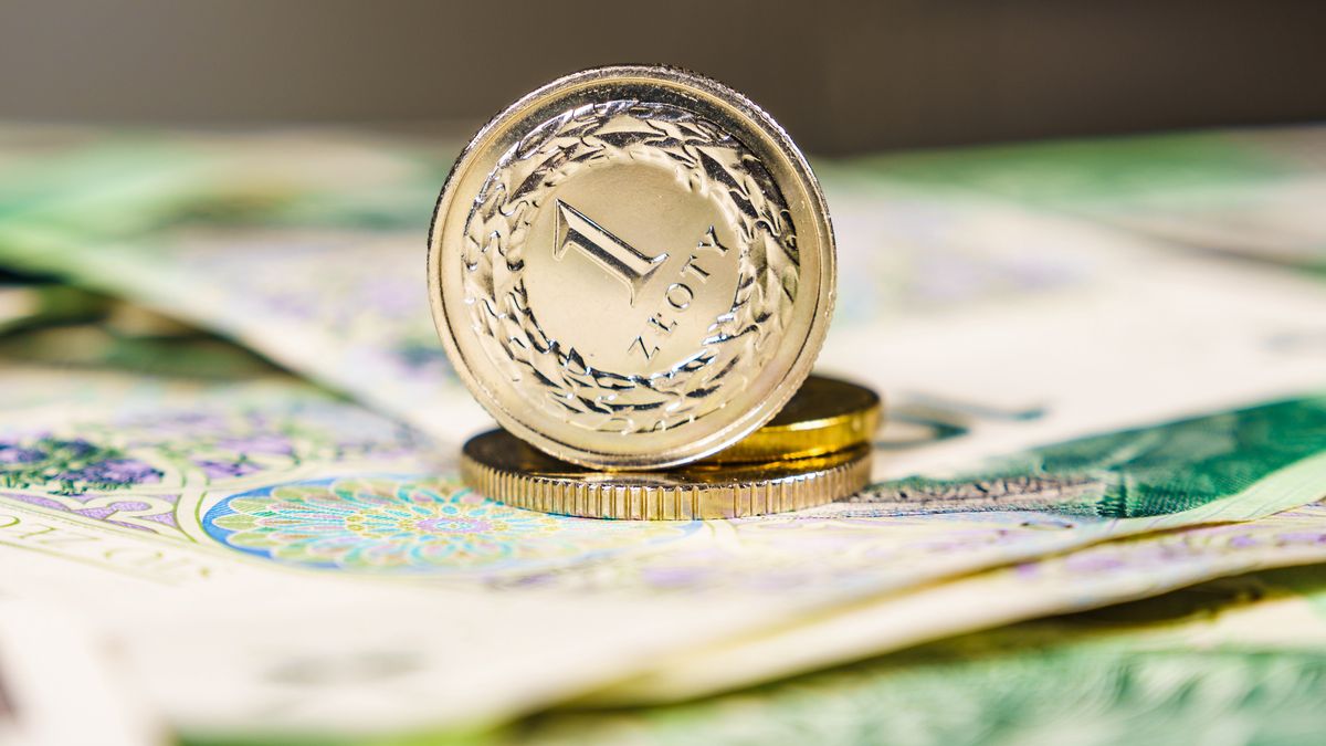 Premier Mateusz Morawiecki zapowiedział obniżenie stawki PIT z 17 do 12 proc.  