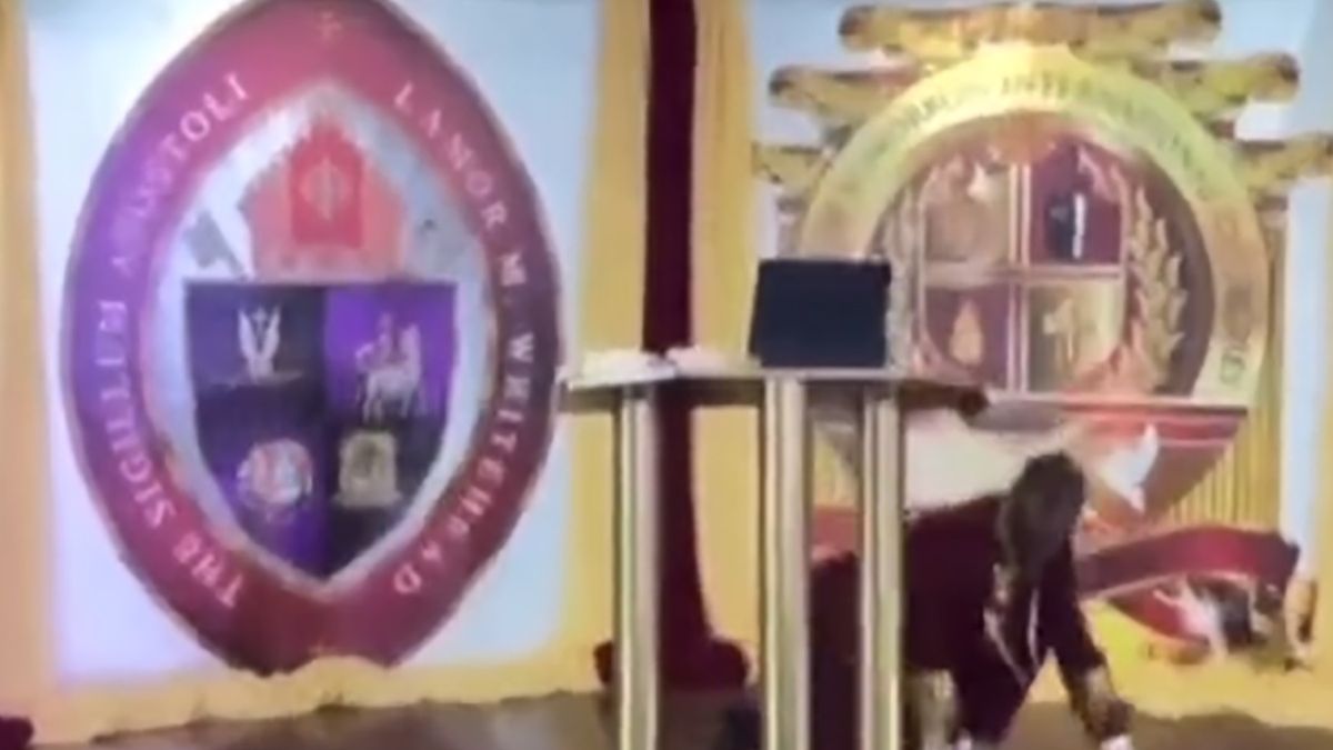 Biskup został napadnięty podczas wygłaszania kazania