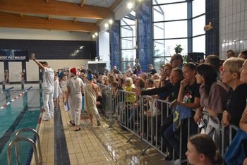 Chodzież: Tłumy podczas zawodów mikołajkowych na Delfinie