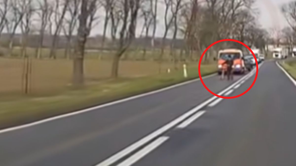 "Zmęczony" rowerzysta nagrany.