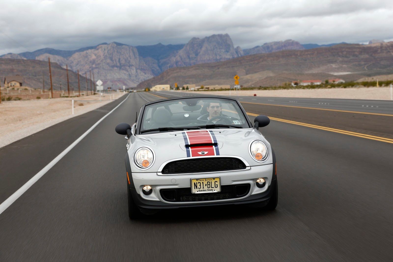 Galeria Mini jako celebracja sprzedaży półmilionowego egzemplarza w USA 263