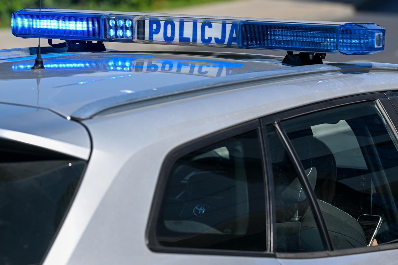 Trwają poszukiwania. Nieznani sprawcy wysadzili bankomat w powietrze