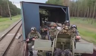 "Wołga" w Ukrainie. Rosjanie pokazali pracę wojskowego pociągu pancernego