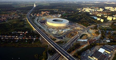 Areny na Euro 2012 cienko przędą. Wrocławski stadion ratuje się, otwierając szkołę i przedszkole