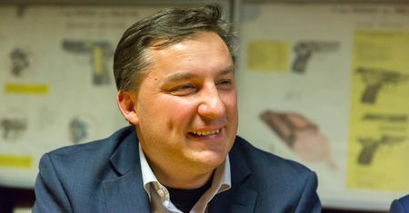 Poseł Kukiz'15 pyta rząd: Ilu Ukraińców pracuje w Orlenie? A ilu w LOT?