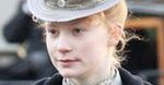 Mia Wasikowska lepsza przy Glenn Close