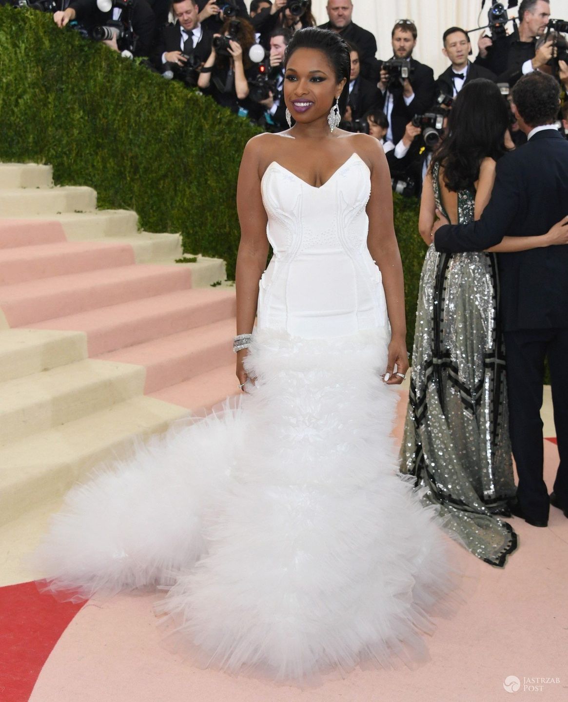 Jennifer Hudson w sukni H&M, MET Gala 2016 (fot. East News)
