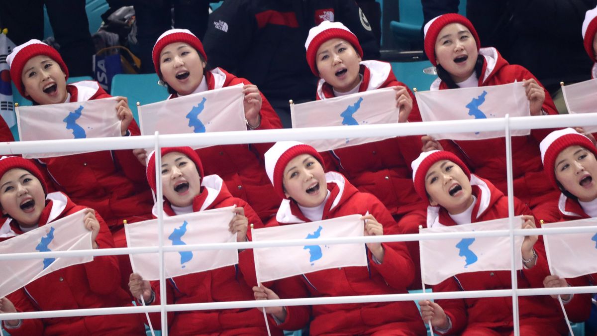 cheerleaderki z Korei Płn na meczu hokejowym podczas igrzysk olimpijskich w Pjongczangu