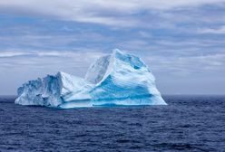 Islandia. Naukowcy odkryli na morzu "lodową katedrę"