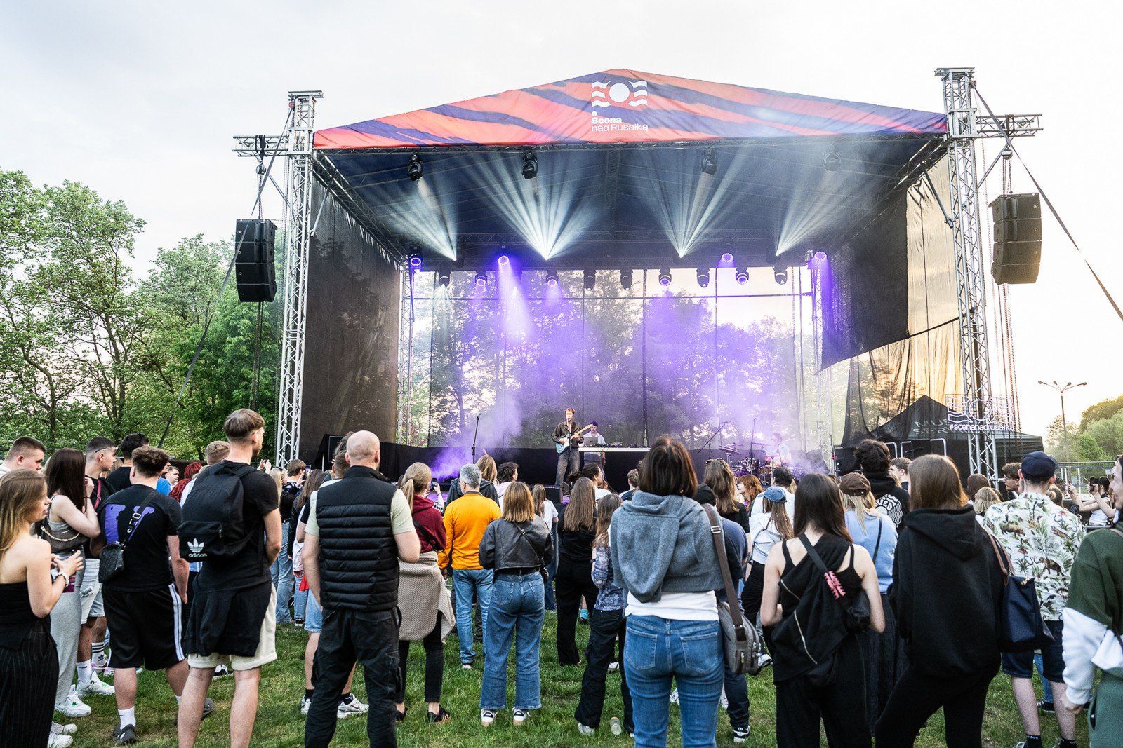 Od 1 maja do 28 sierpnia organizowane są 43 plenerowe koncerty nad Jeziorem Rusałka (ul. Golęcińska 27). Wstęp wolny.5 czerwca –klimaty R&amp;B/pop/indie),5 czerwca – Przebiśniegi, Zaleś (muzyka alternatywna),26 czerwca – Ania Szlagowska (indie pop).