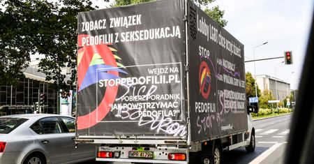 Policja ochraniała ciężarówkę anty-LGBT? "Przejazd zgłoszony jako zgromadzenie"