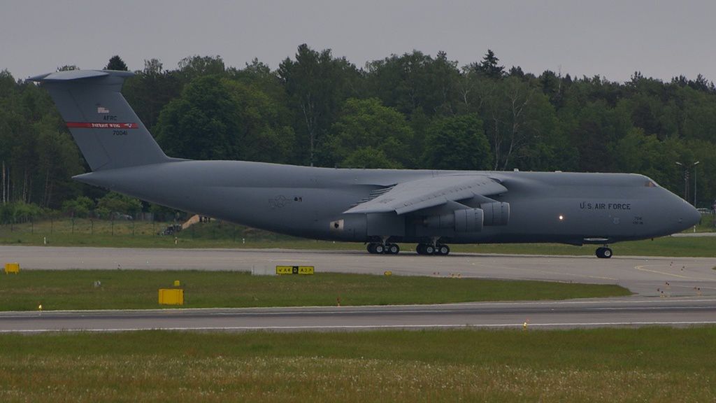 Spośród dużych samolotów transportowych C-5 Galaxy mają najniższą gotowość na poziomie 48%, 