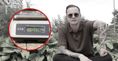 Zamówił kebab u Filipa Chajzera. Potem położył go na wadze
