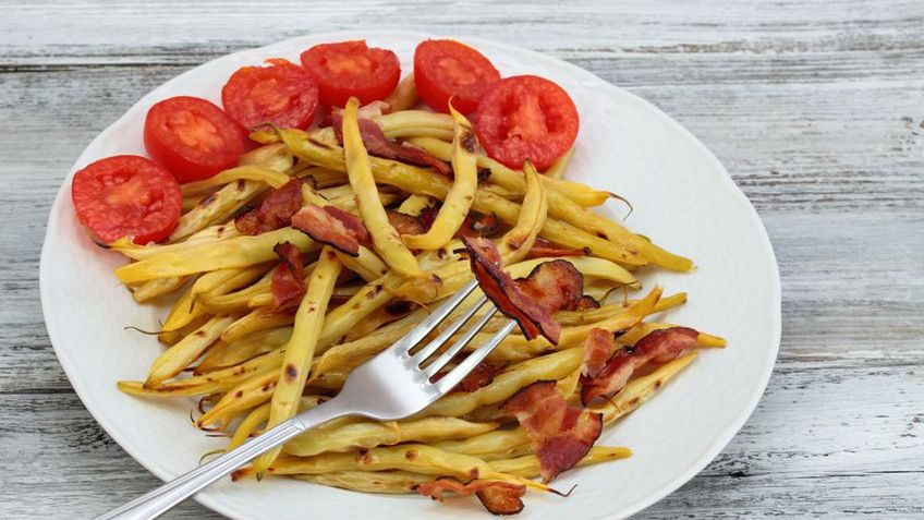 Gotowana fasolka szparagowa z dodatkiem soli, odsączona