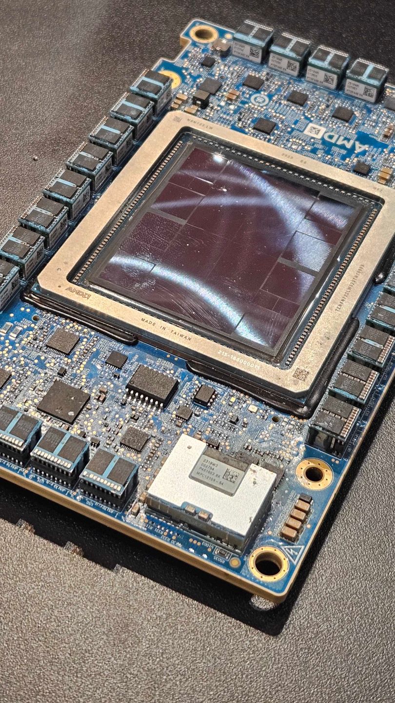 AMD Instinct MI325X