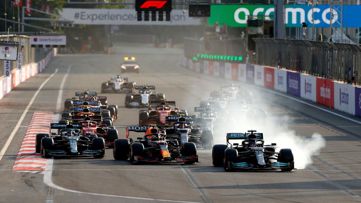 Zdjęcie okładkowe artykułu: Materiały prasowe / Mercedes / Na zdjęciu: błąd Lewisa Hamiltona w GP Azerbejdżanu