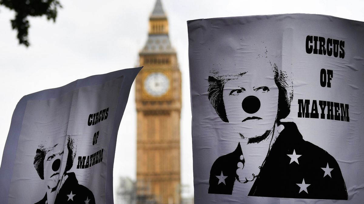 Plakaty przeciwników Brexitu podczas demonstracji 1 lipca w Londynie.