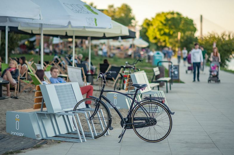 Ławka solarna SEEDiA