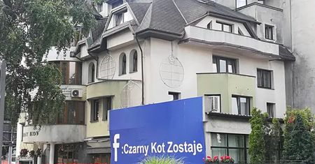 Warszawa. Czarny Kot odbity. Koniec historii najdziwniejszej budowli