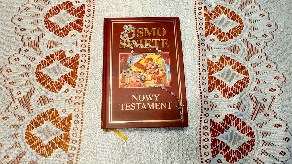 Stary różaniec i zużyta Biblia nie powinny znaleźć się w koszu 