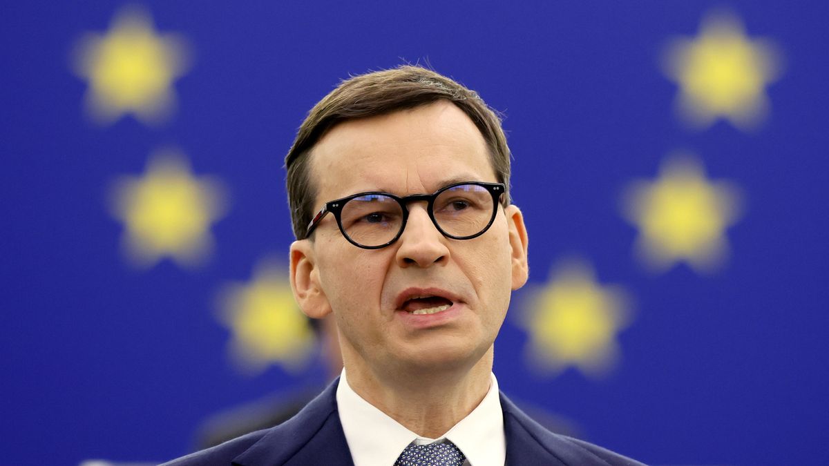 Premier Polski Mateusz Morawiecki wygłasza przemówienie podczas debaty "Kryzys praworządności w Polsce a prymat prawa UE" podczas sesji Parlamentu Europejskiego w Strasburgu 