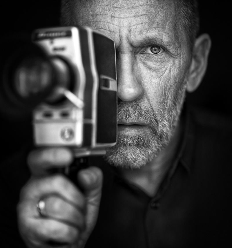 "W fotografii chodzi o pokazanie jakiejś niewidocznej na co dzień, emocjonalnej prawdy" - mówi Gregor Laubsch 21
