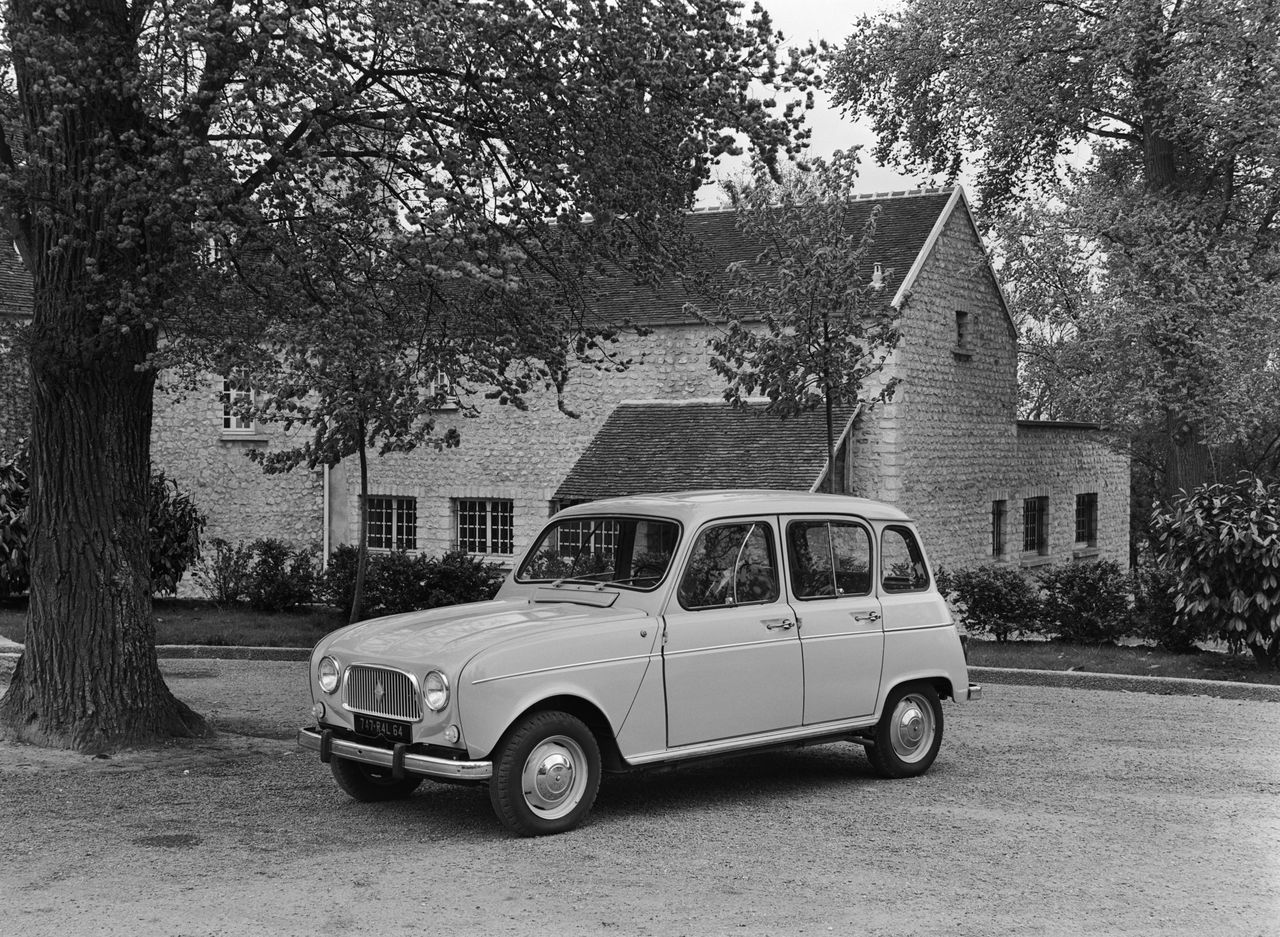 Oryginalne Renault 4 z 1961 roku jest brzydkie. Można było to przekuć w coś fajnego, ale styliści byli moim zdaniem zbyt ostrożni