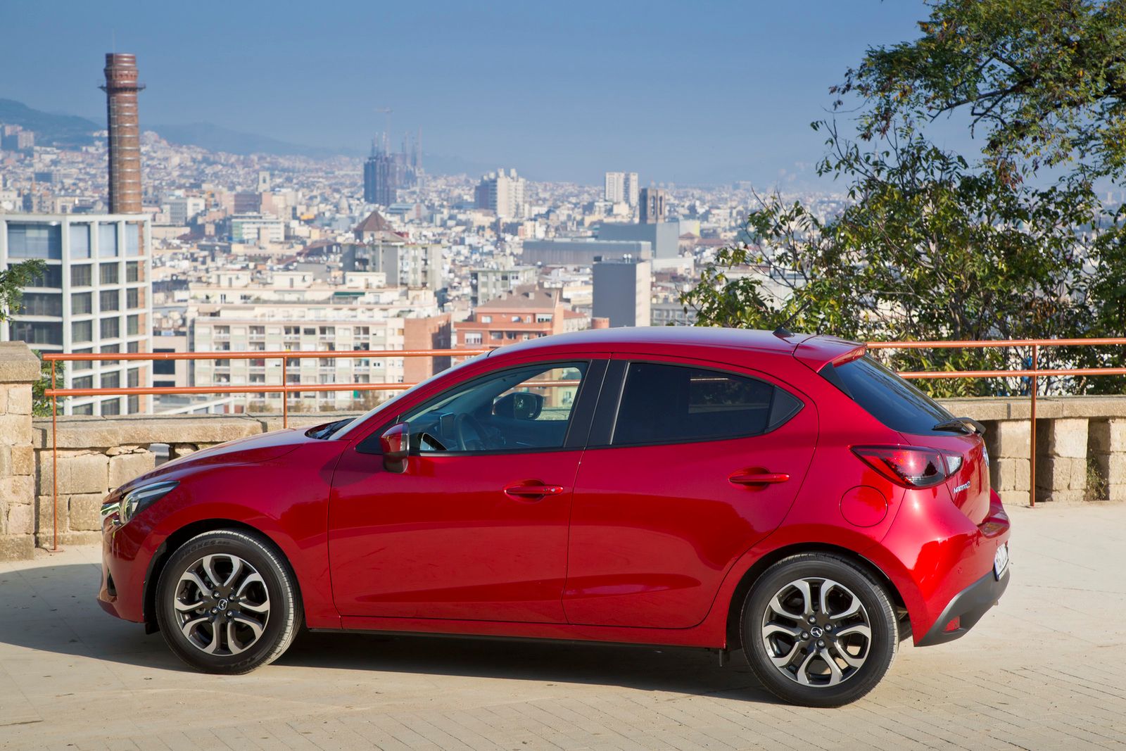 Europejska Mazda 2 – obszerna galeria zdjęć 10