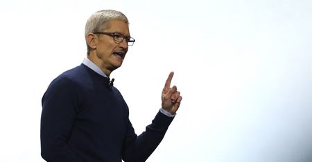 Prezes Apple'a murem za imigrantami. Tak stawia się Trumpowi w dzień niepodległości