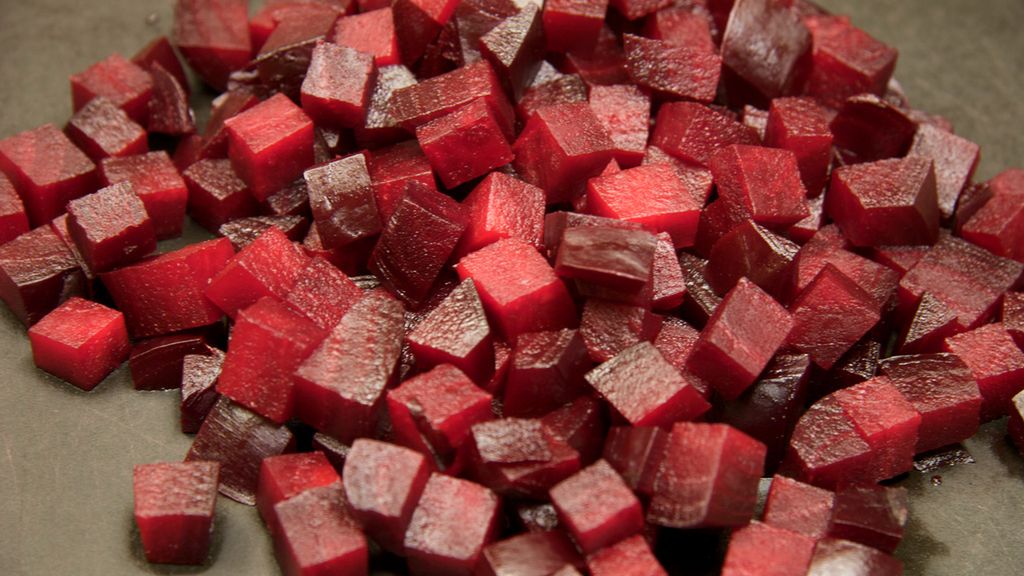 Gotowane buraki z dodatkiem soli, odsączone