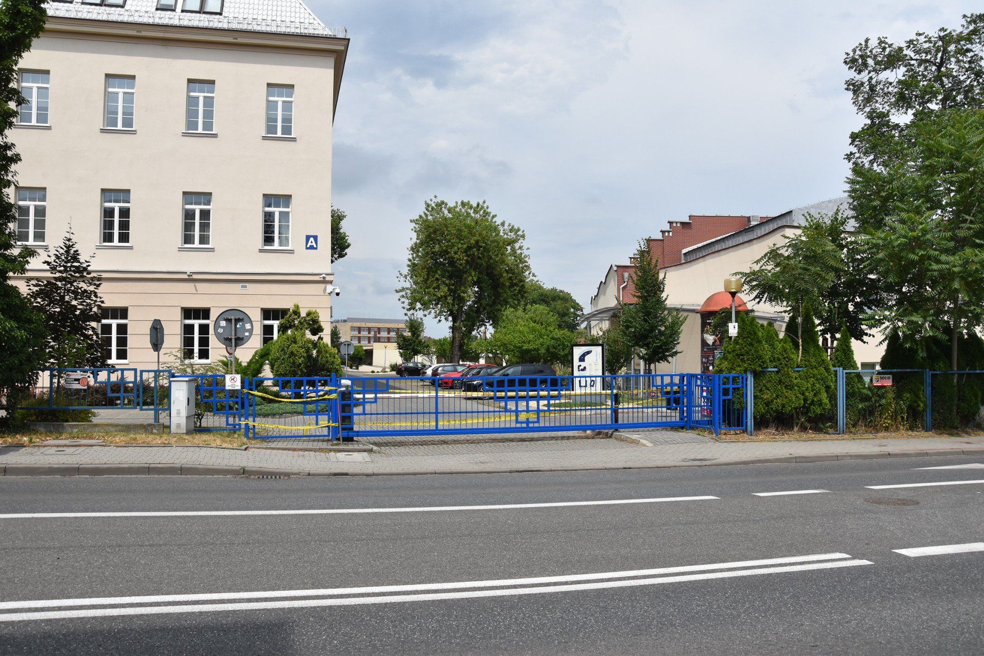 W związku z odnalezieniem niewybuchu ewakuowano wszystkich z Akademii Tarnowskiej, a wstęp na kampus uczelniany jest zamknięty do odwołania
