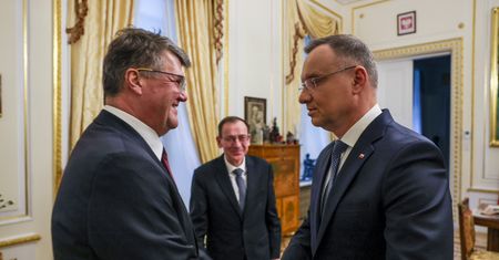 Krucjata prezydenta dobiega końca? W pałacu czekają na wyniki eurowyborów