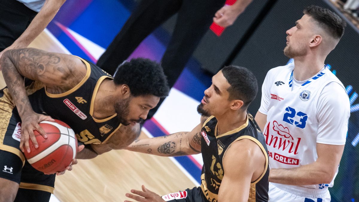 PAP / Tytus Żmijewski / Marcus Weathers (z lewej) i Nick Johnson